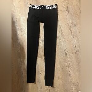 Gym shark and American eagle jeans